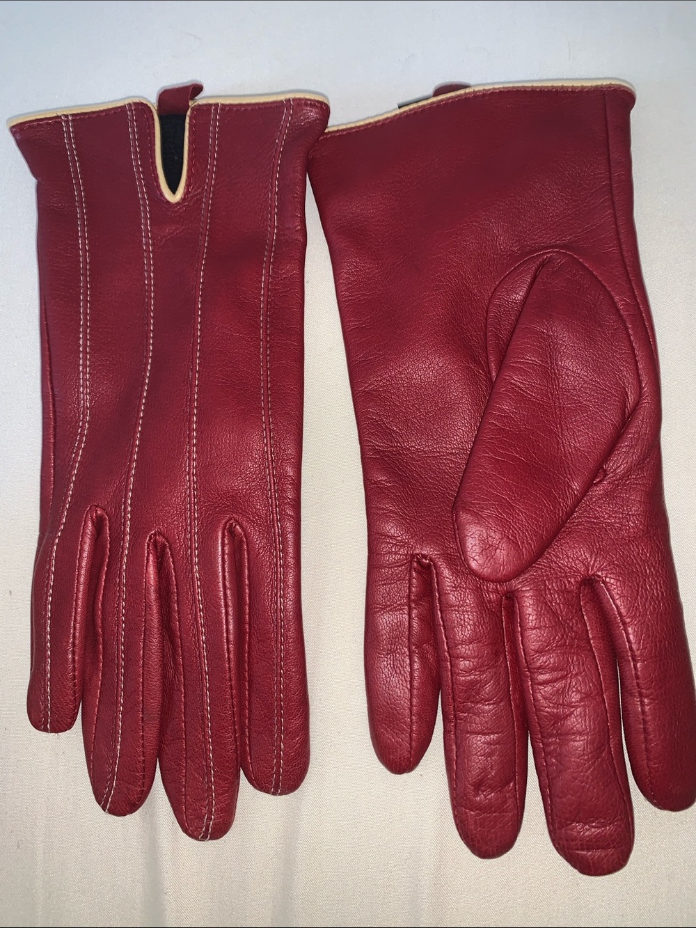 Women’s Classic Red Leather Gloves